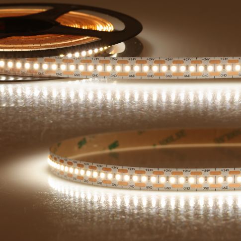 Hellster extra warmweißer LED Streifen 2700K