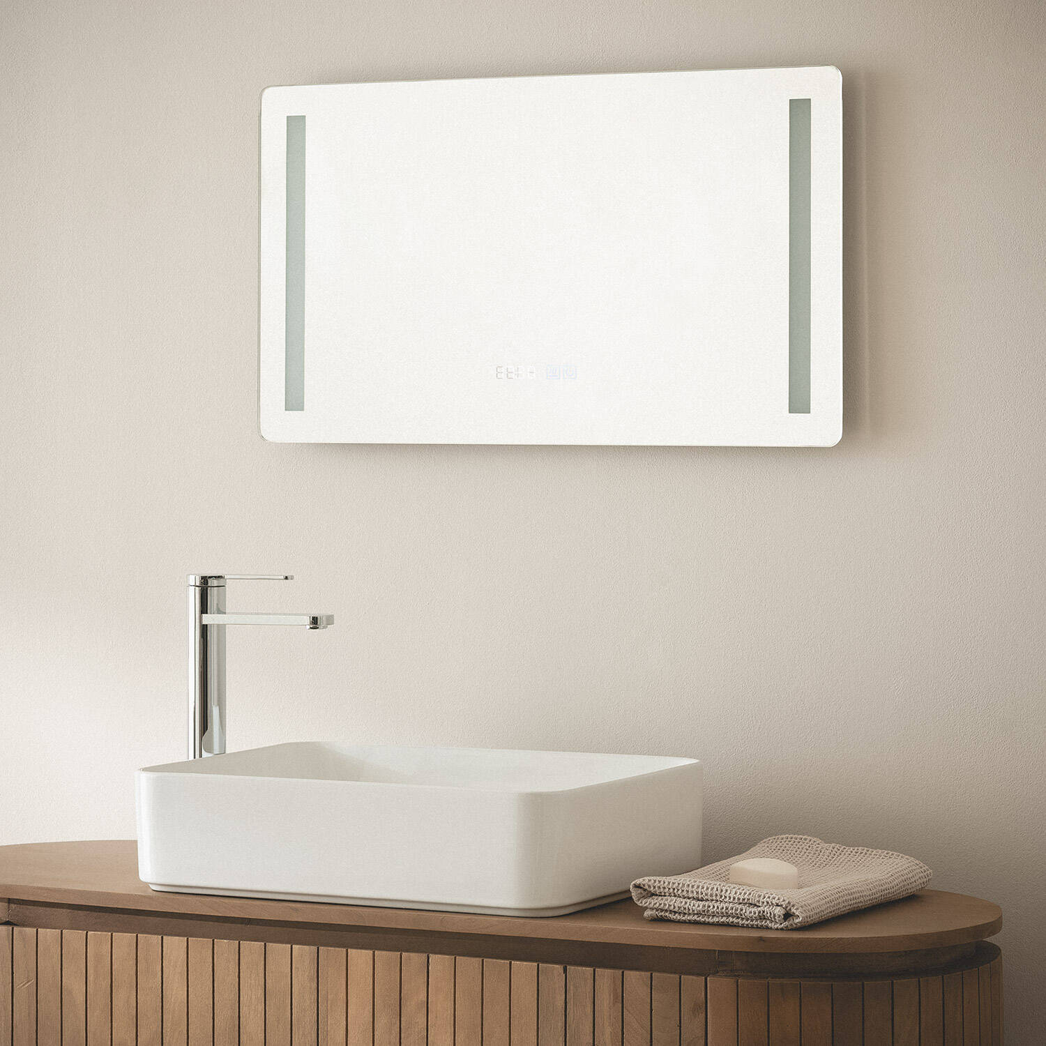 LED Badspiegel 40x70 cm „Similan“ mit Beleuchtung, Antibeschlag & Touch – CCT IP44 – Hauptansicht
